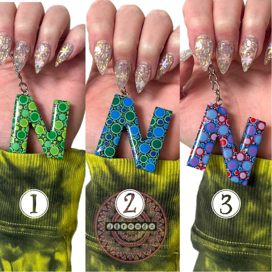 DOT ART KEYCHAIN "N"